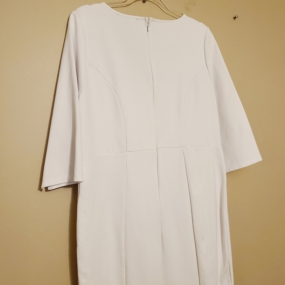 Eloquii | Classic White V-Neck 3/4 Length Sleeve Sheath Dress (Size 14) - Picture 12 of 16